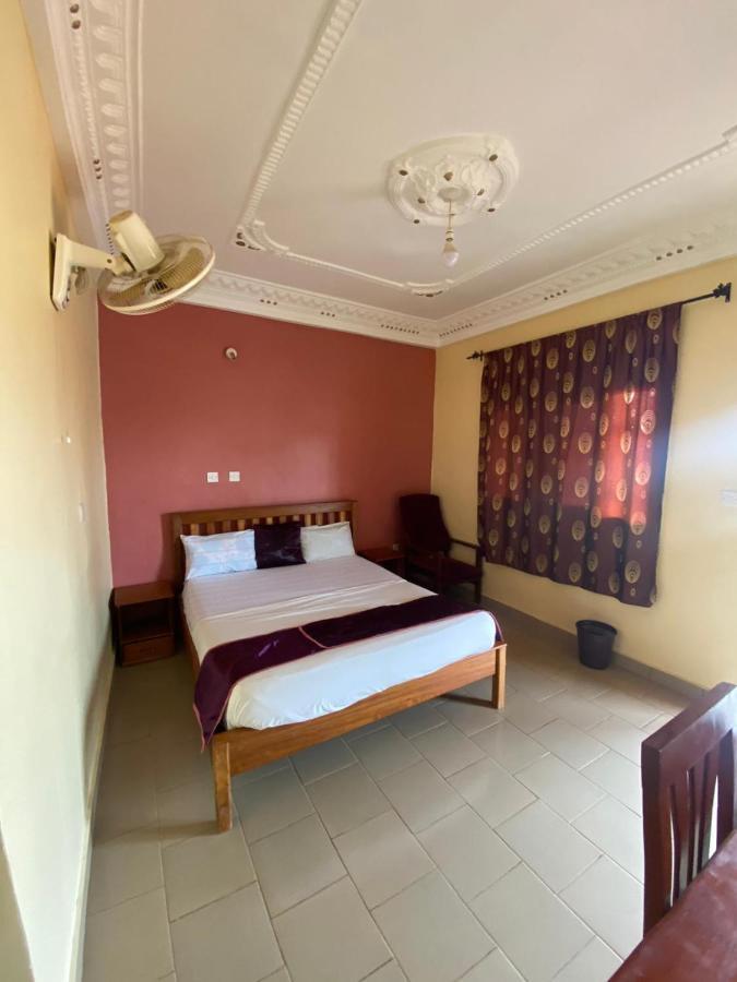 Britannia Hotel Cmr Yaounde Exterior photo