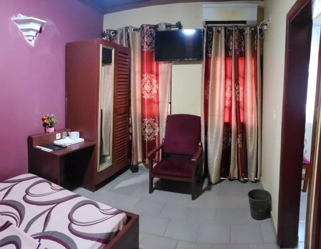Britannia Hotel Cmr Yaounde Exterior photo