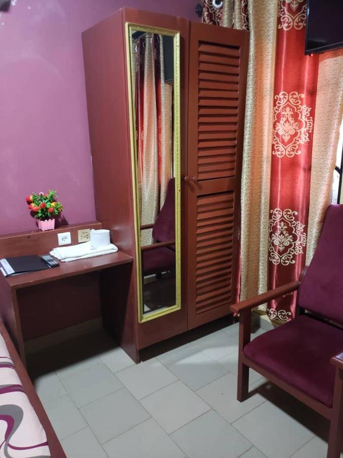 Britannia Hotel Cmr Yaounde Exterior photo