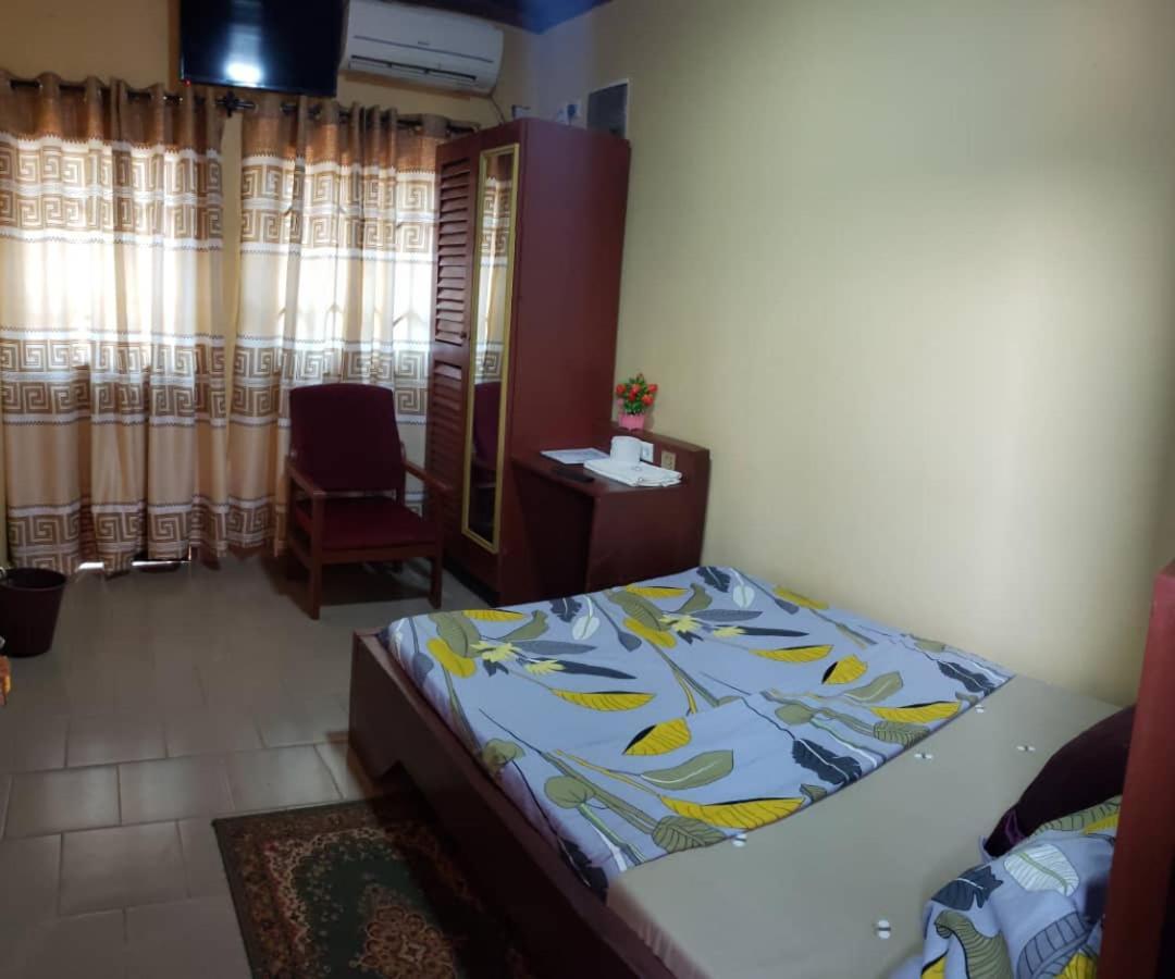 Britannia Hotel Cmr Yaounde Exterior photo