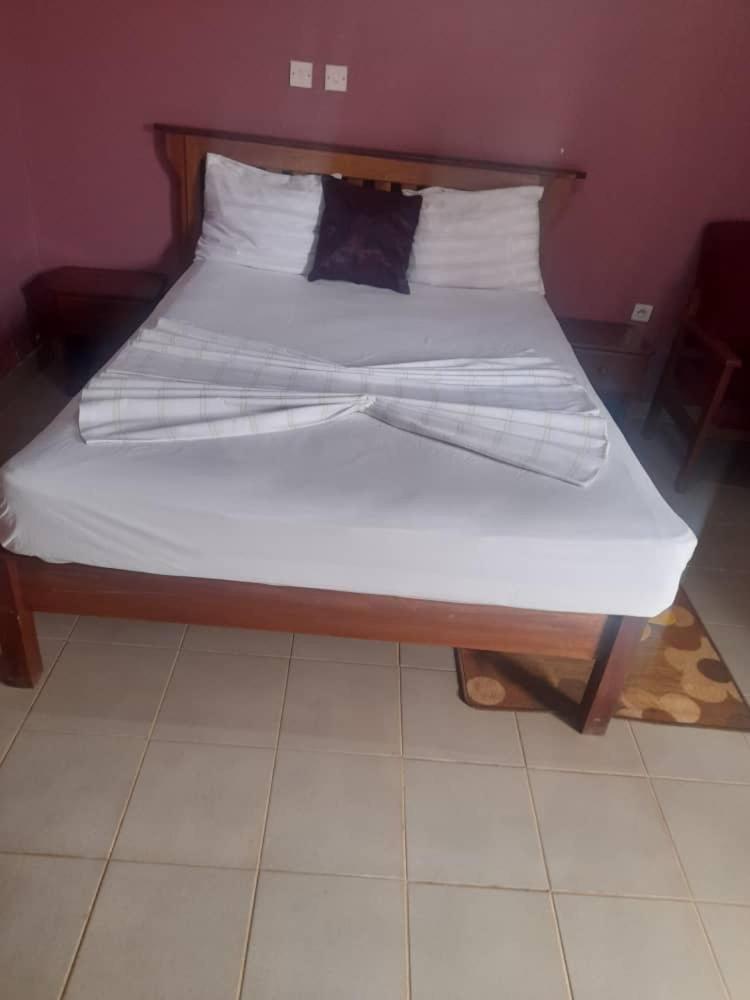 Britannia Hotel Cmr Yaounde Exterior photo