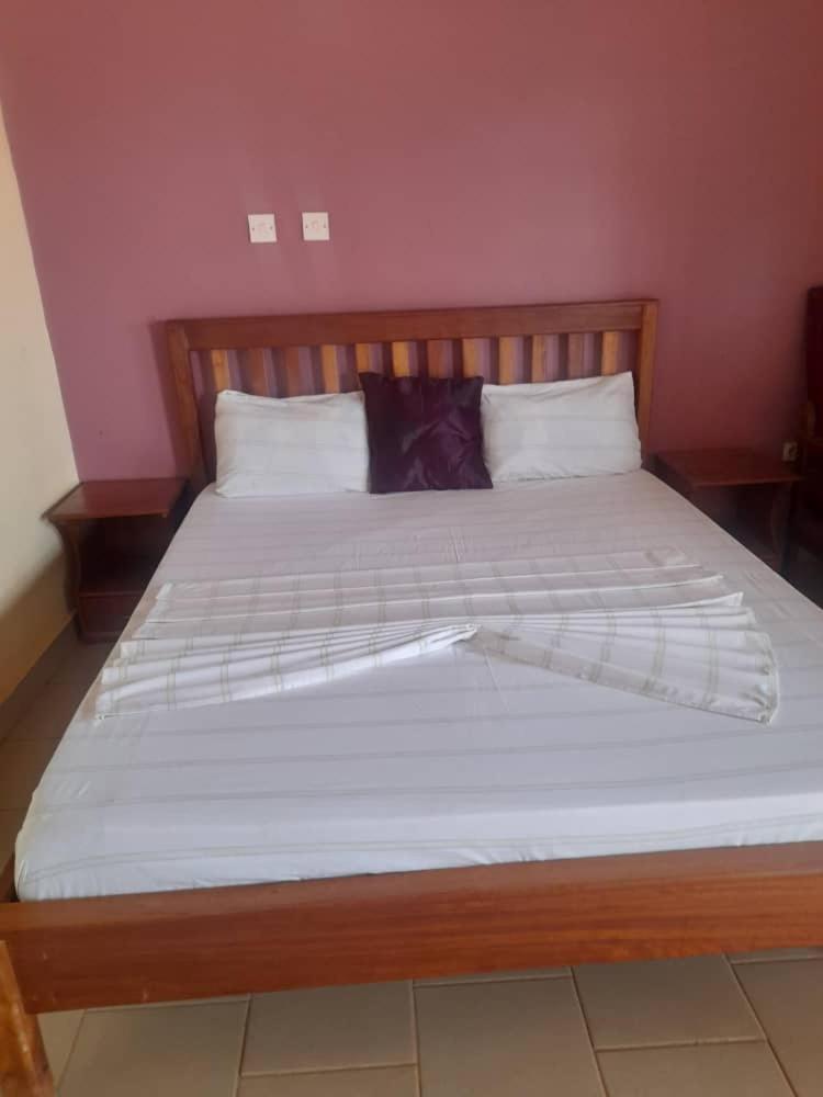 Britannia Hotel Cmr Yaounde Exterior photo